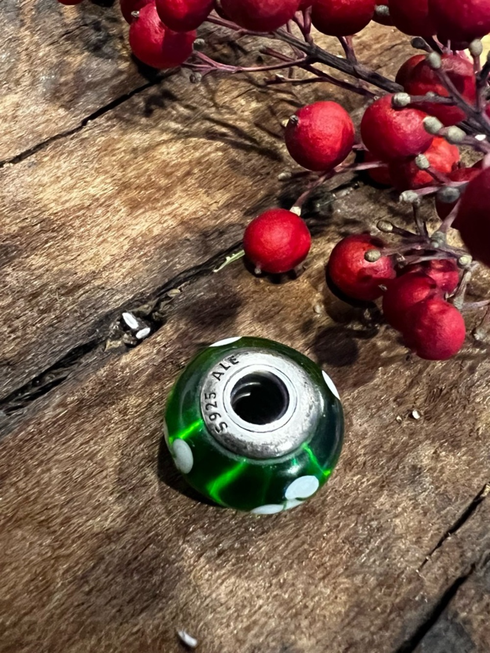 Authentic Vintage Pandora Murano Green Flowers Glass Bead White Flowers - Picture 4 of 4